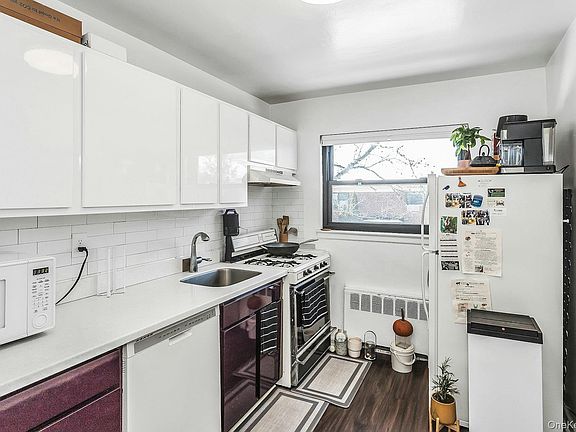 5th image of 219-57 74th Avenue #423A2