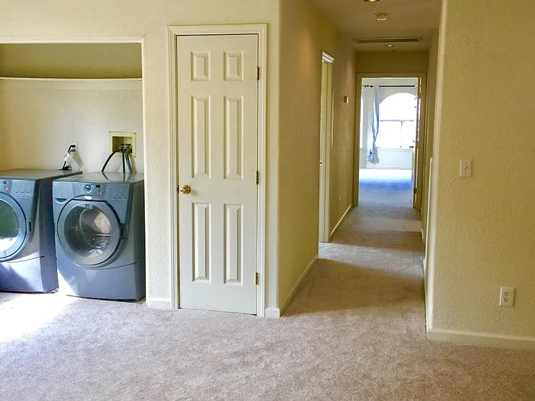 743 Adams St — Photo 31