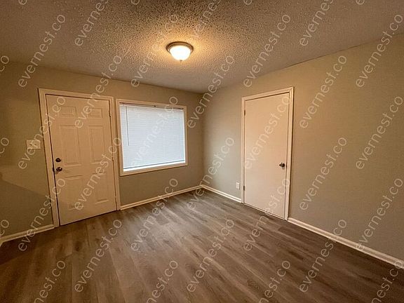 4th image of 4083 Meadow Dr