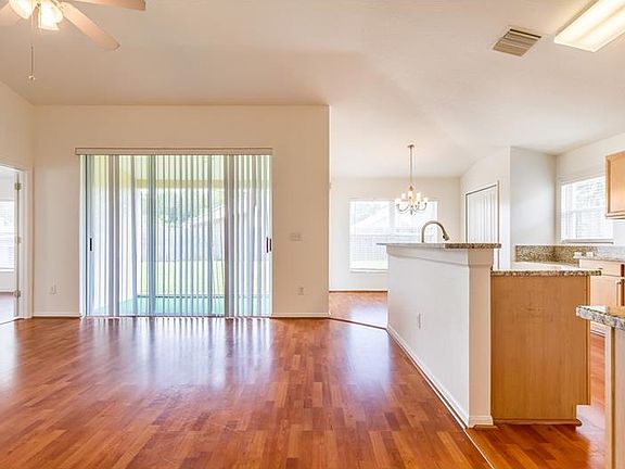 4th image of 30522 Tremont Dr