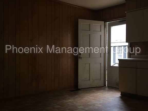 2nd image of 149 Campbell St #South