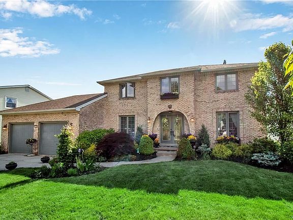 2nd image of 239 Willowgrove S