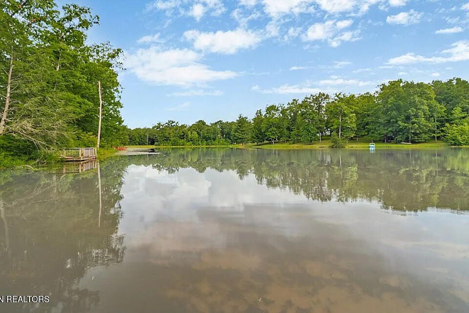 1st image of 660 Twelve Oaks Rd
