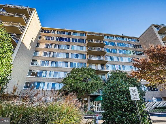2nd image of 5565 Columbia Pike APT 707