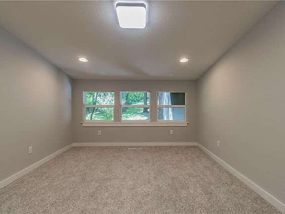5th image of 12 Brompton Ln