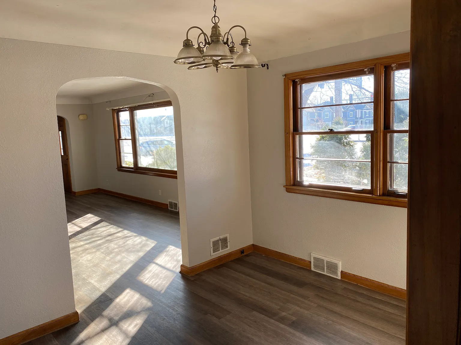 4 bed, 2.0 bath, 2015 sqft, $2,250 — Photo 4