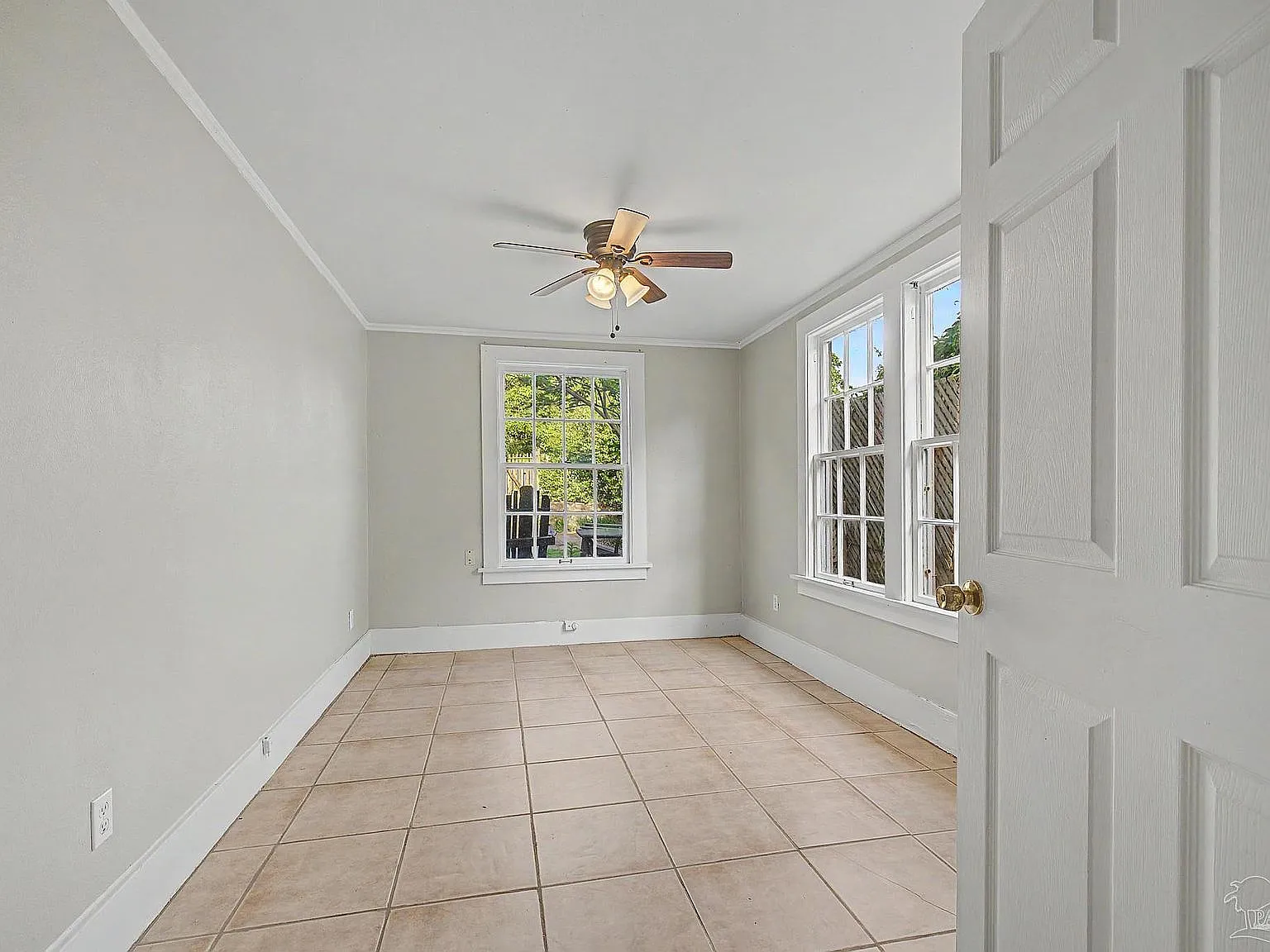 3 bed, 1200 sqft, $1,750 — Photo 2