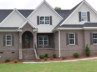 3400 W Hampton Dr, Rocky Mount, NC 27804