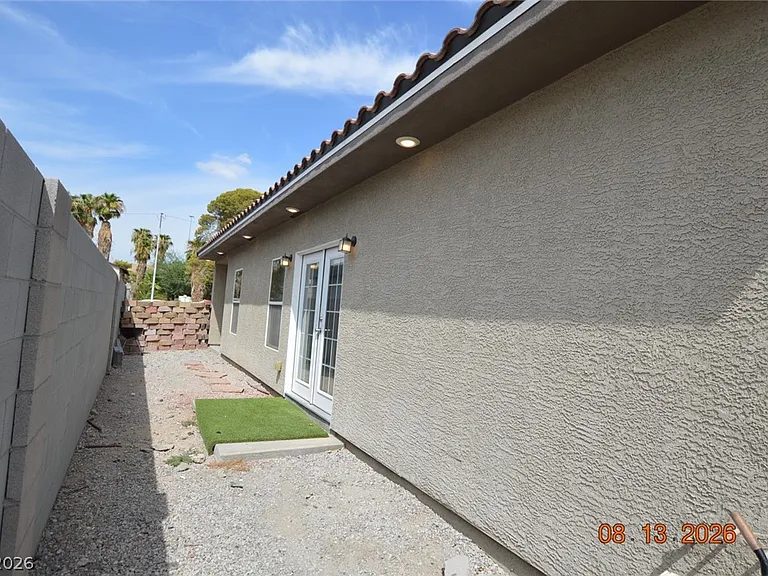 1840 Princeton St — Photo 24