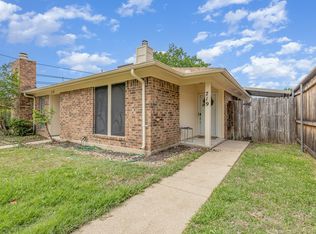 719 Cory St, Grapevine, TX 76051