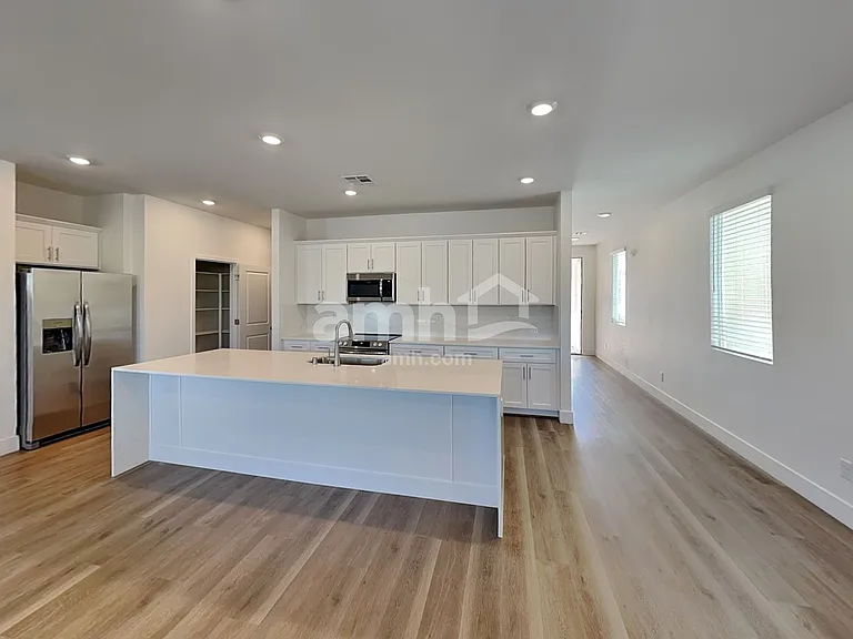 5813 Casterly Rock St — Photo 5