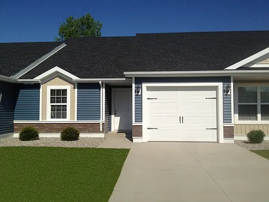 Perry Creek Townhomes - Midland, MI — Photo 31