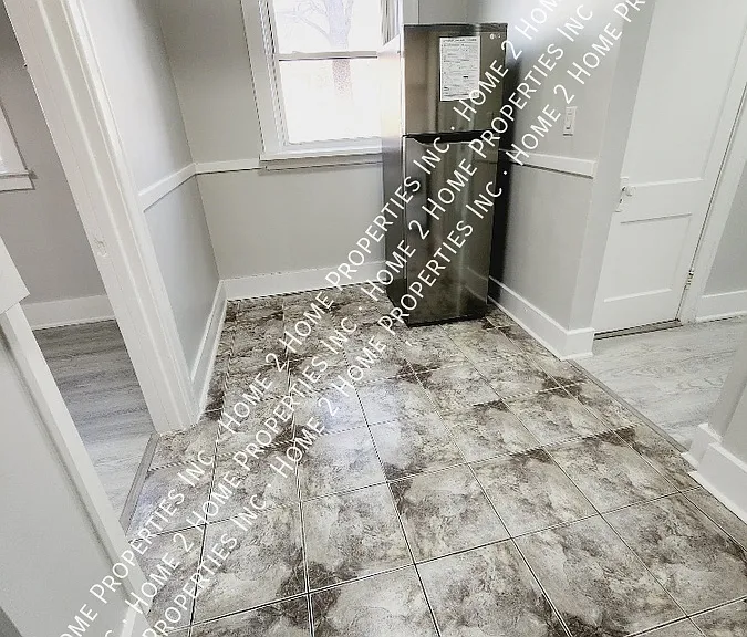 561 Parent Ave #10 — Photo 4