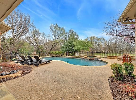 3rd image of 2466 County Road 852
