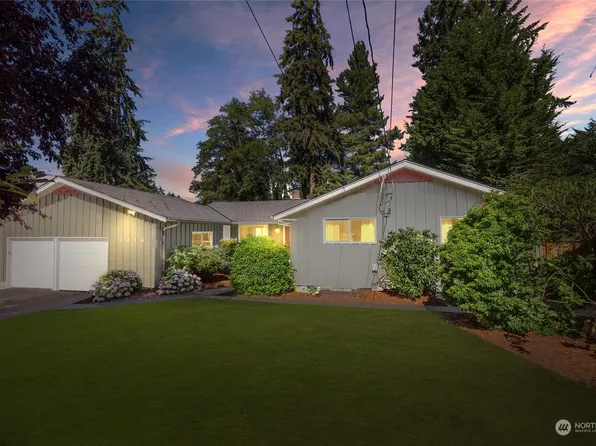 4216 Robin Road W, University Place, WA 98466