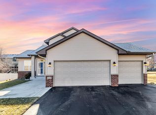 628 Hackney Ave, Shakopee, MN 55379