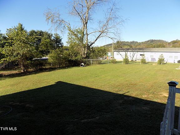 5th image of 318 Oak Trl