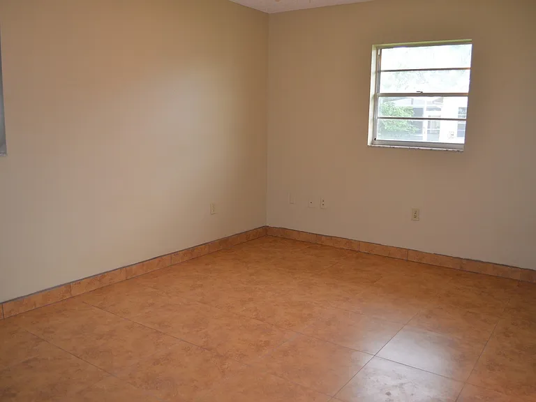 4413 Quintara St — Photo 13