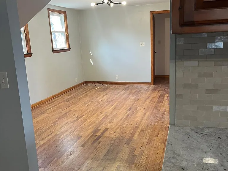 1106 Main St — Photo 4