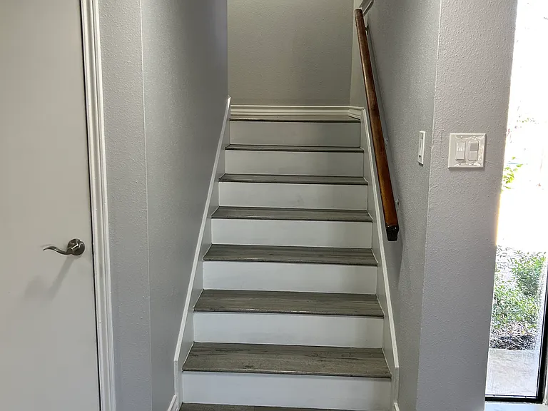 Okay we just made a big circle and are at the stairs lets go up and take a look around.