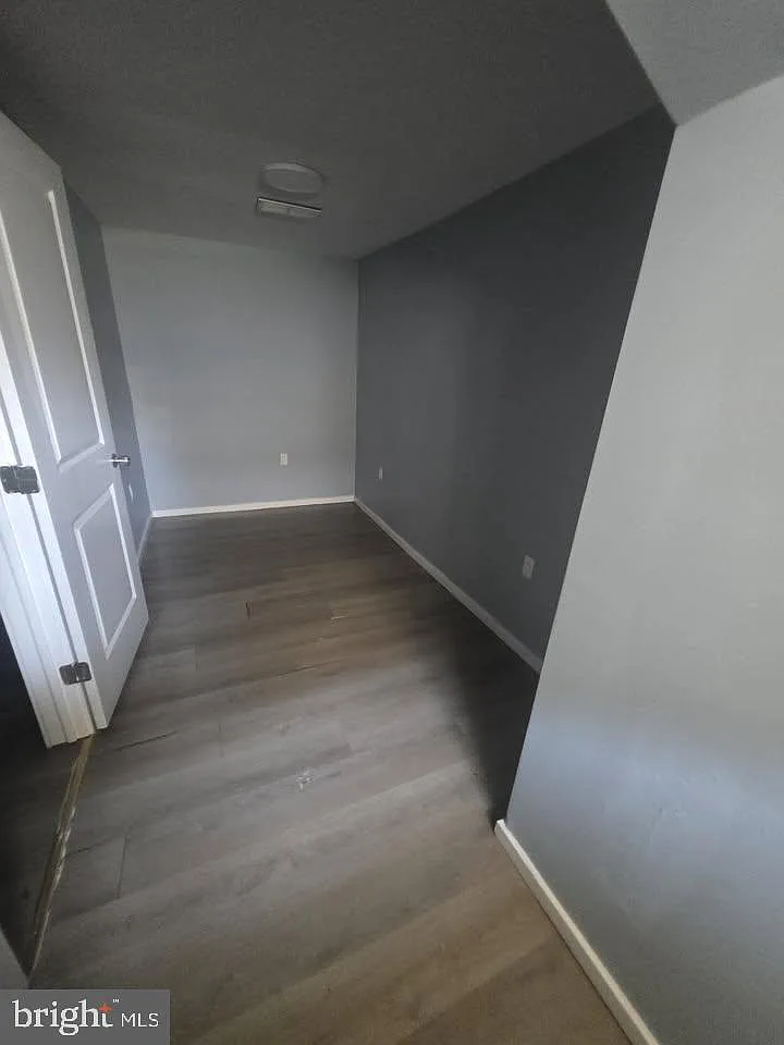 3 bed, 2.0 bath, 900 sqft, $1,400 — Photo 4