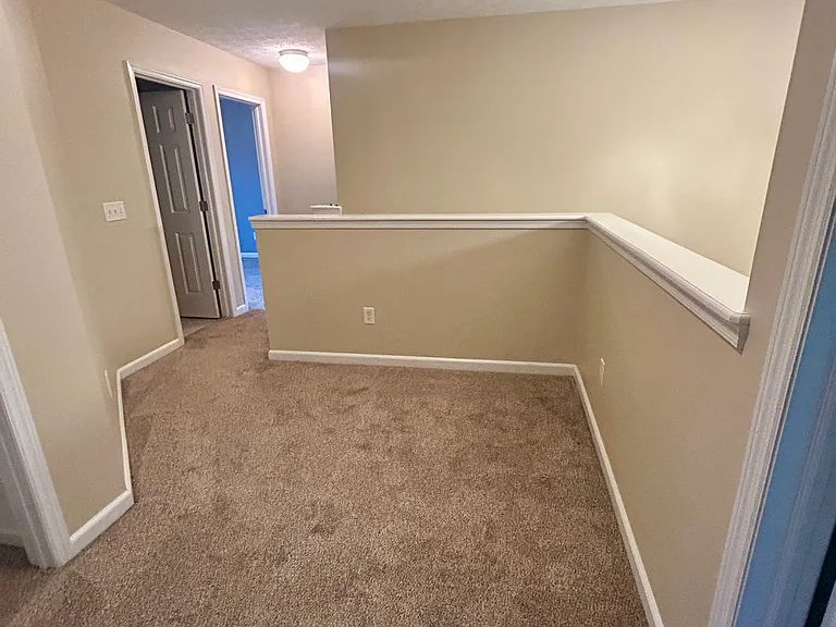 1040 Gleason Dr — Photo 8