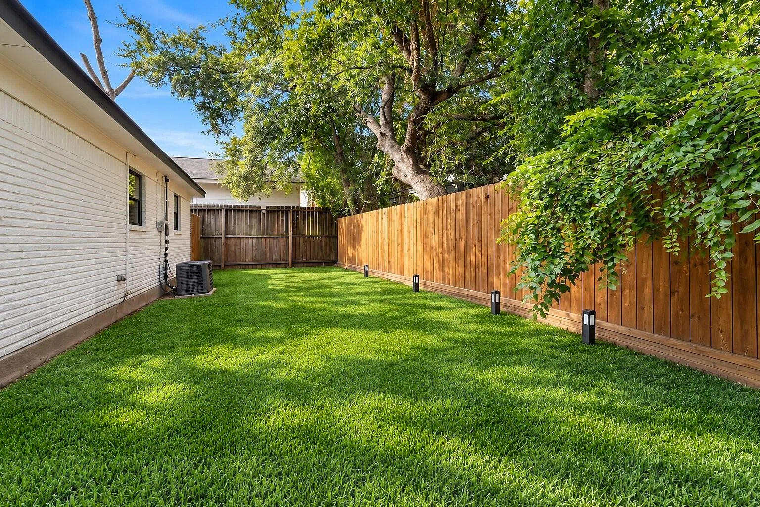 2 bed, 1.0 bath, 864 sqft, $1,385 — Photo 3