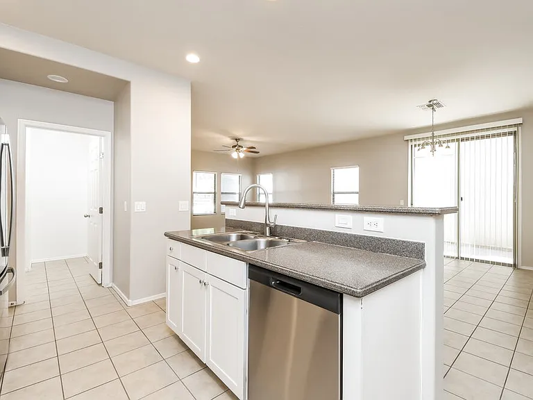3829 E Kent Ave — Photo 7