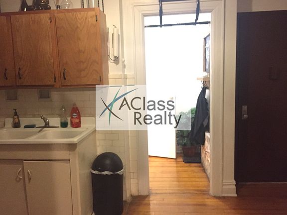 3rd image of 2528 18th St #1R