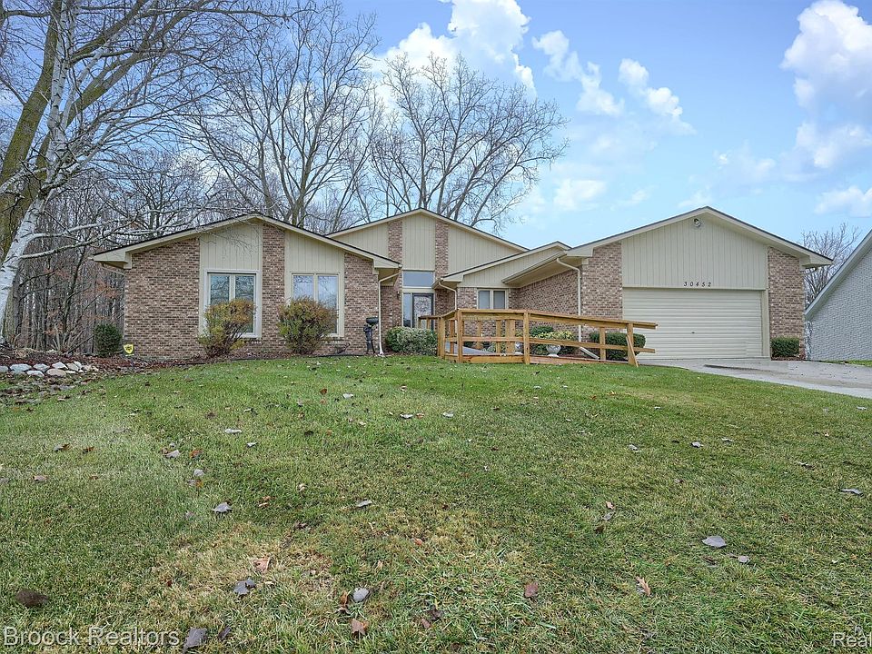 1st image of 30452 Stratford Ct