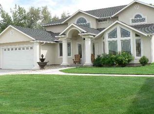 215 Bermuda Rd, Kennewick, WA 99338