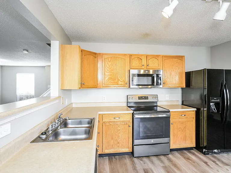10834 Timothy Ln — Photo 8