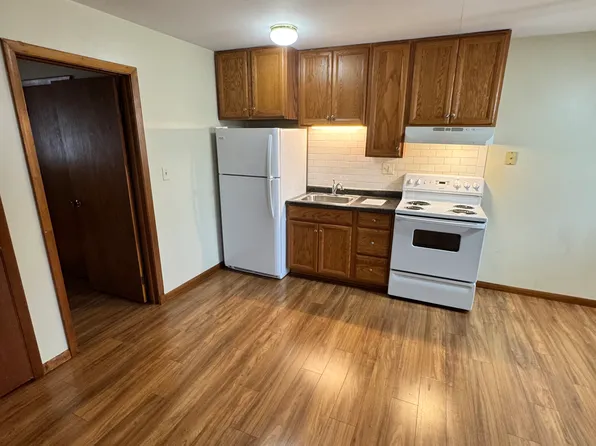 60 S Main St, Sugar Grove, IL 60554