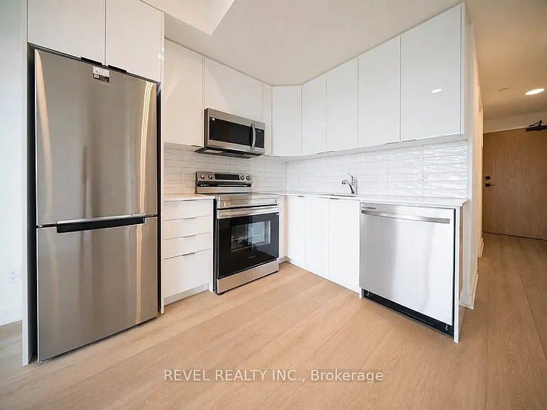 33 Erie Ave #406 — Photo 6