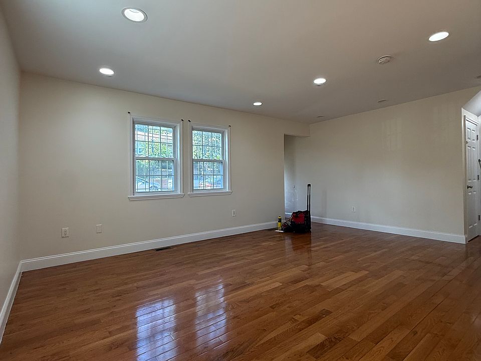 1st image of 197-10 Foothill Ave Floor 1