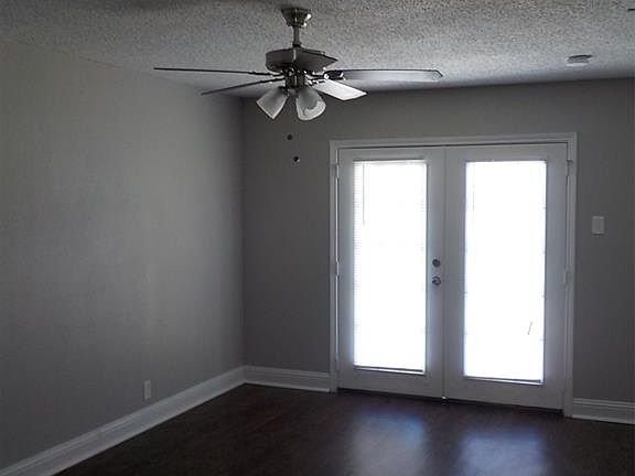 2nd image of 1337 E Side Dr