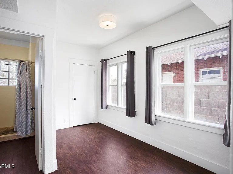 716 E Pierce St — Photo 13