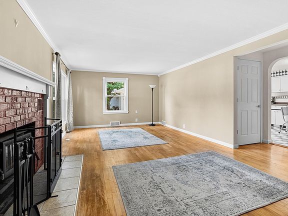 4th image of 3908 Jennings Dr
