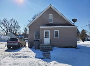 708 1st St NW, Oelwein, IA 50662
