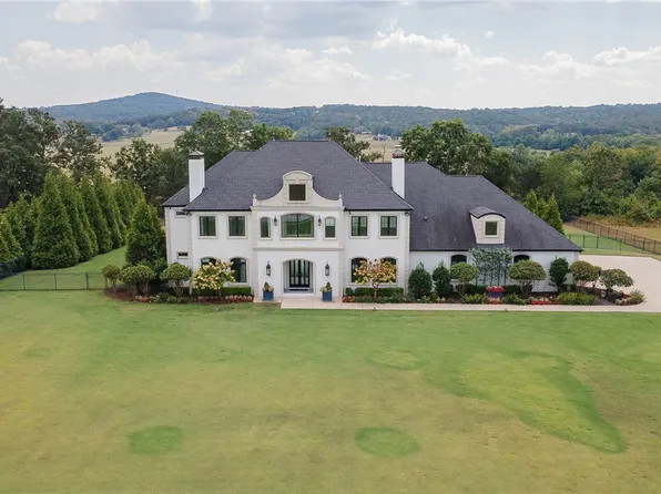 2607 Riverfront Ln, Fayetteville, AR 72703