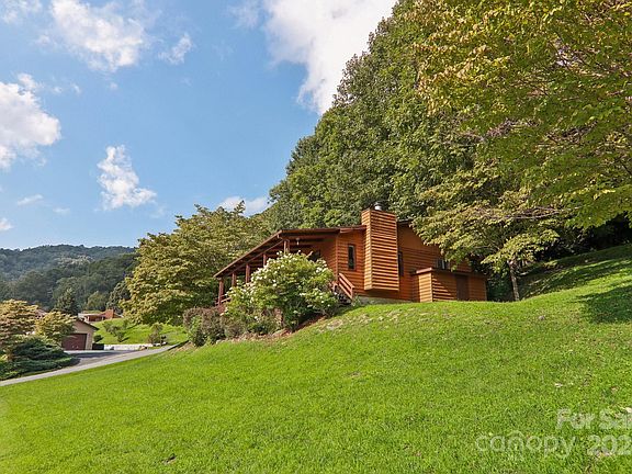 3rd image of 228 Highview Dr
