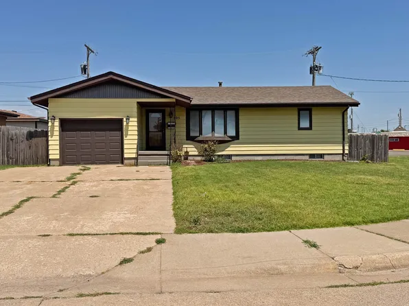 605 E 16th St, Hays, KS 67601
