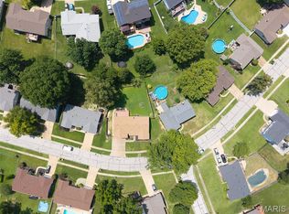 2846 Bee Tree Ln, Saint Louis, MO 63129