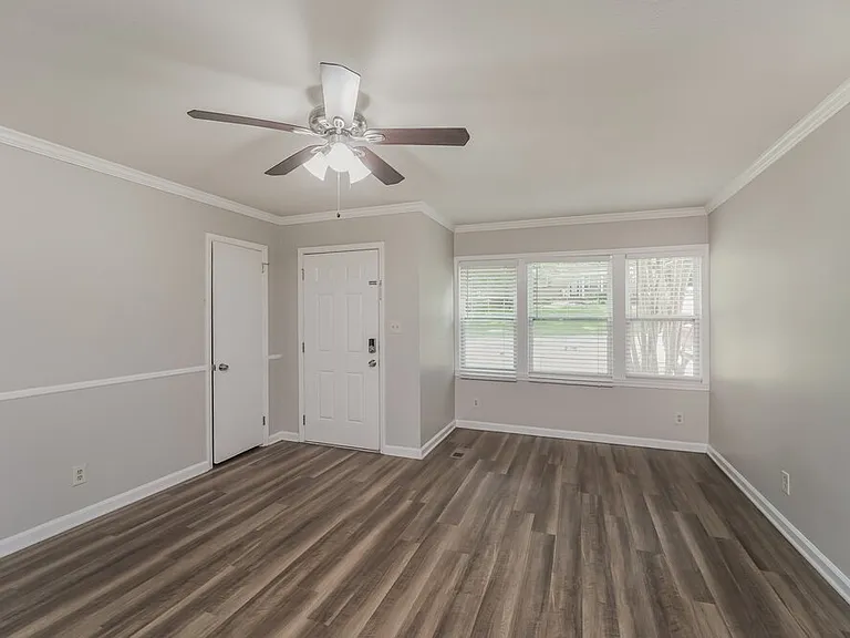 2413 Dora Dr — Photo 5