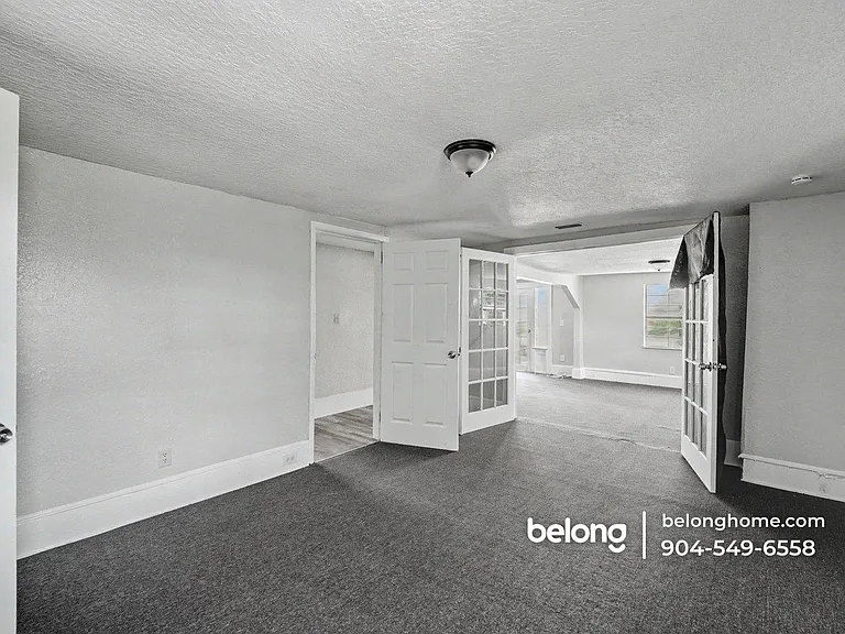 1131 Grothe St #3 — Photo 3