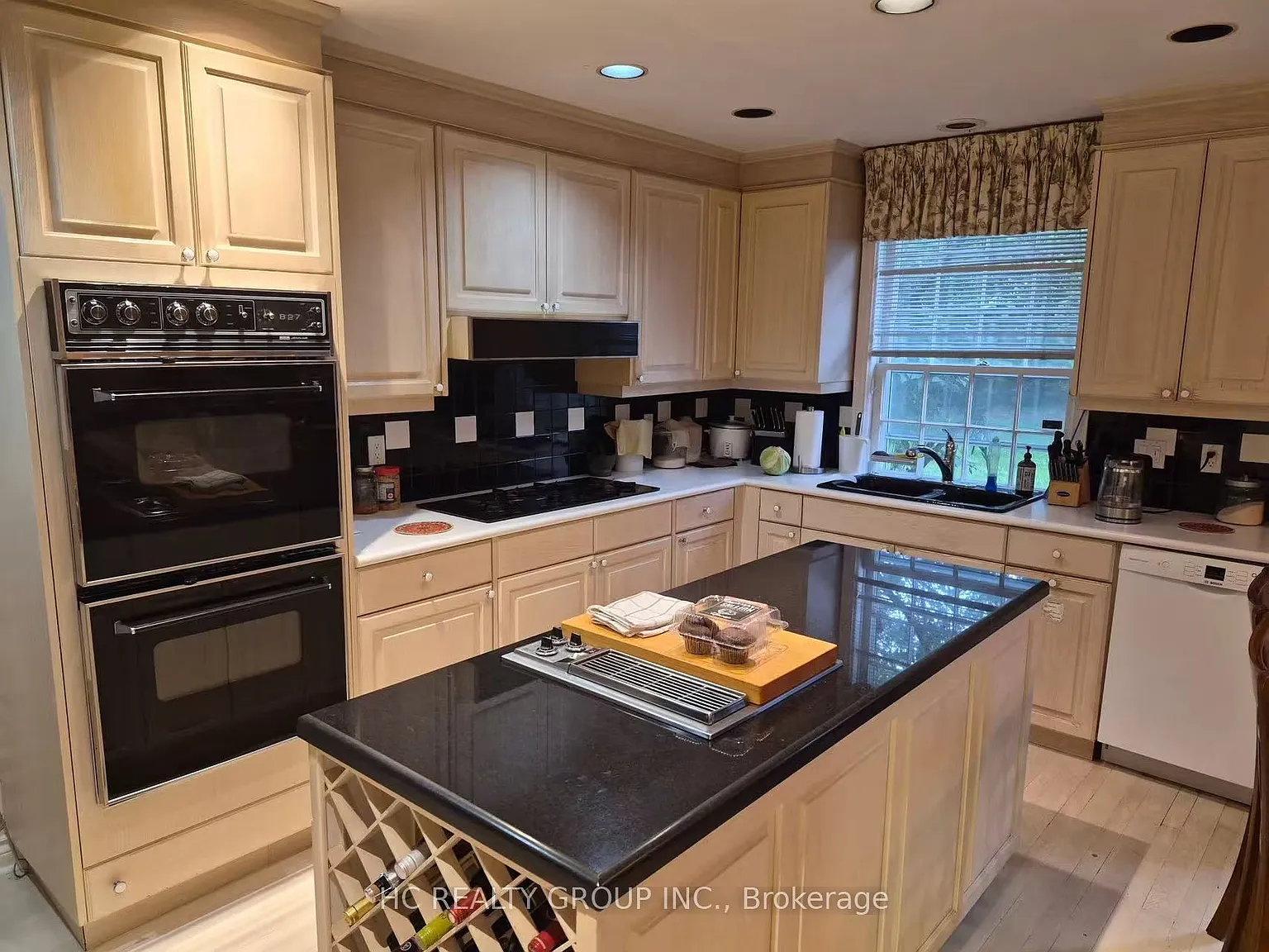 5 bed, $6,980 — Photo 4