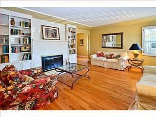 3rd image of 122 Laurent St