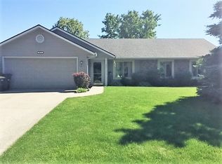 9015 Village Grove Dr, Fort Wayne, IN 46804