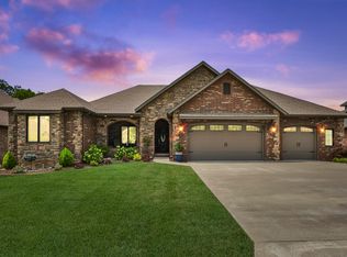 1301 S Waterstone Bnd, Nixa, MO 65714