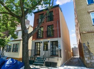71-60 69th Pl, Ridgewood, NY 11385